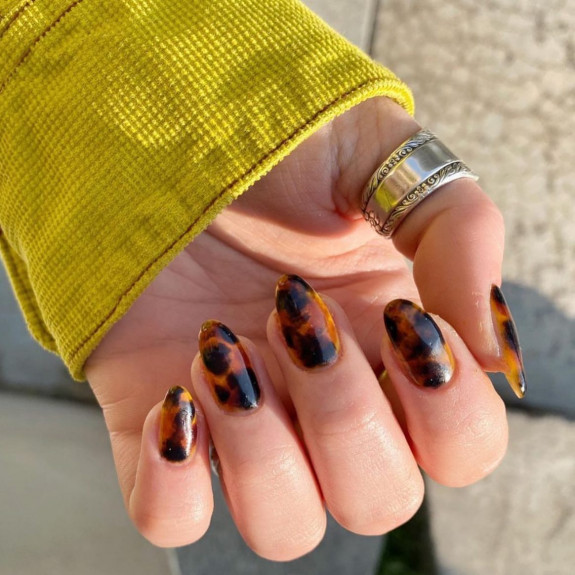 autumnal nails, fall nail designs 2022, autumn nail colours, fall nail designs 2022, fall nail designs for short nails, simple fall nail designs, fall color nail designs, cute fall nails, fall French tip nail designs, short autumn nails, autumn nails 2022