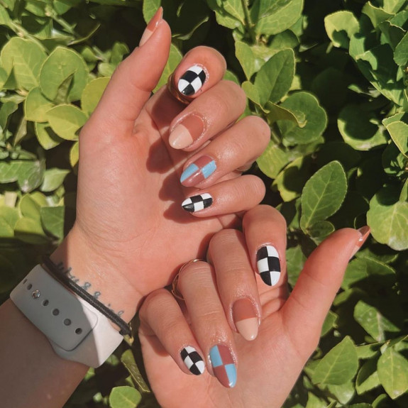 25 Autumnal Nails in 2022 — Checkered Board Nails