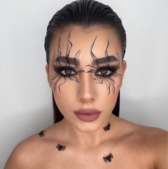 35 Creepy Spider Makeup Ideas for Halloween 2022 — 3D Spider Crawls over Eyes