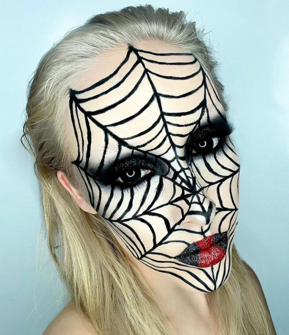 30 Halloween Makeup Looks for 2022 — Spider Web Makeup