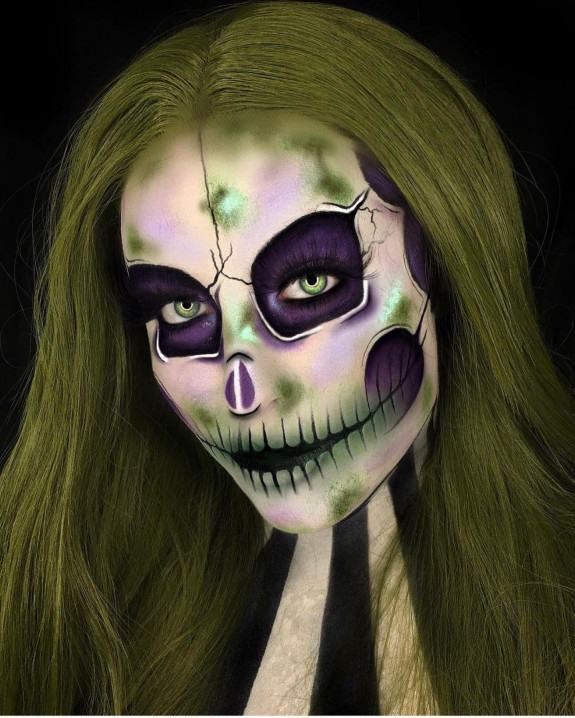 30 Halloween Makeup Looks for 2022 — Skull Makeup + Green Hair