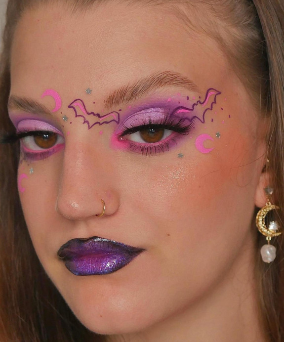 30 Halloween Makeup Looks For 2022 — Bat Outline Eye Makeup 8290