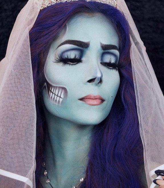 30 Halloween Makeup Looks for 2022 — Skull Blue Face Makeup