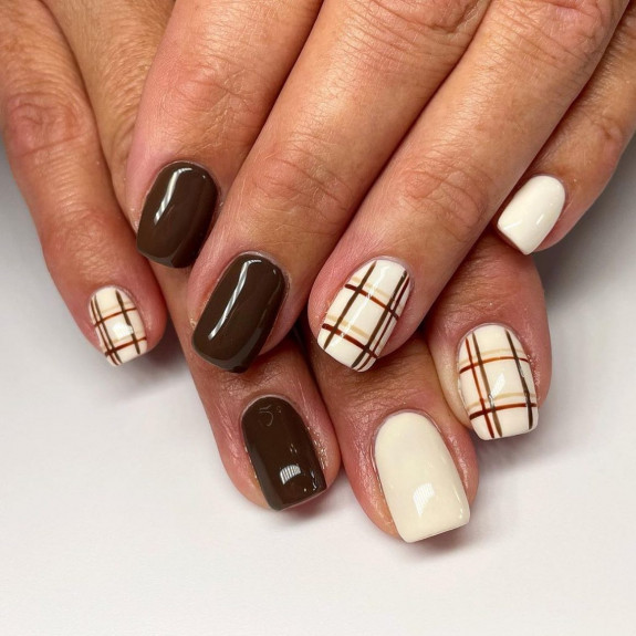 40+ Thanksgiving Nail Ideas — Brown Plaid + White Nails