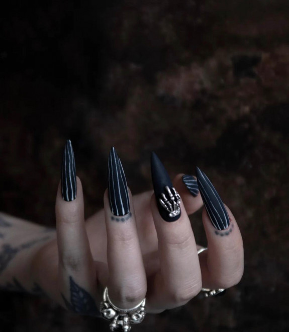 80+ Gorgeous Halloween Acrylic Nails — Skeleton Black Stiletto Nails