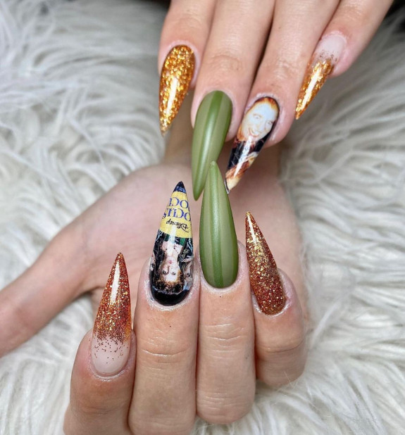 30+ Hocus Pocus Nail Ideas — Gold Glitter Hocus Pocus Stiletto Nails