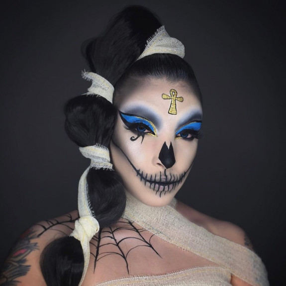 30 Halloween Makeup Looks for 2022 — Skull Makeup with Blue Eyeshadow