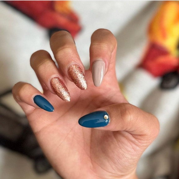 40+ Thanksgiving Nail Ideas — Blue and Rose Gold Nails