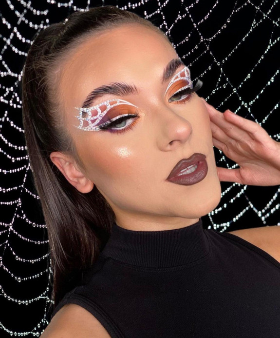 35 Creepy Spider Makeup Ideas for Halloween 2022 —White Liner Makeup with Pearls