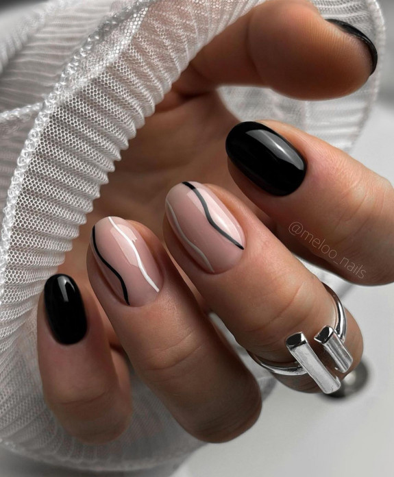 40+ Thanksgiving Nail Ideas — Black and White Swirl Nails