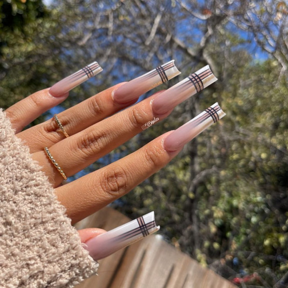 40+ Thanksgiving Nail Ideas — Ombre Acrylic Plaid Tip Nails