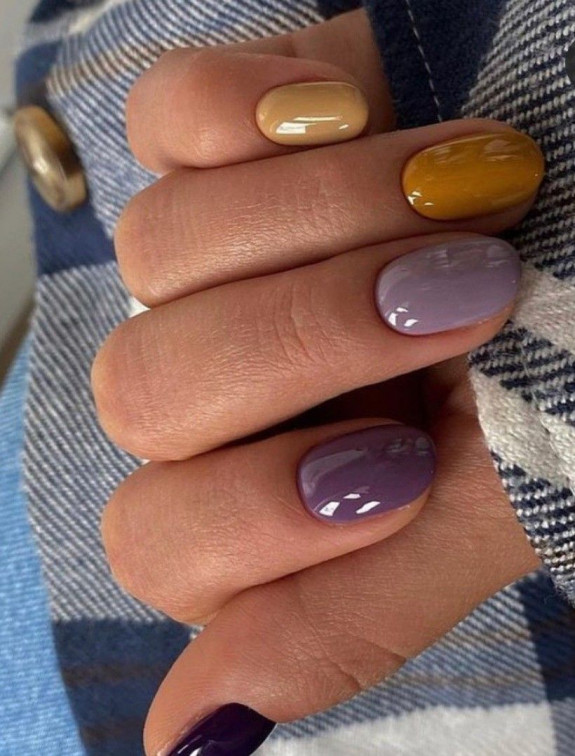 30+ Gorgeous Fall Inspired Nail Ideas — Mauve & Mustard Nails