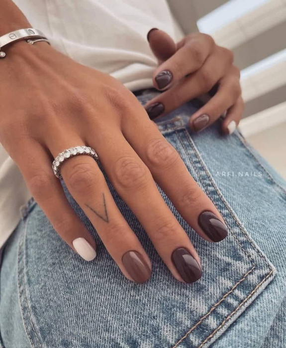 30+ Chic Fall Nail Colors & Designs — Brown and White Nails