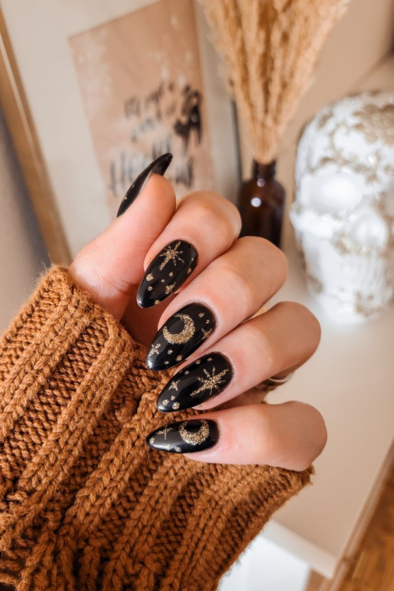 neutral nails, brown french tip nails, fall nail designs, fall nails 2022, fall nail art, fall nail ideas, autumn nail ideas, autumn nails 2022, tortoiseshell nails, burgundy nails, thanksgiving nails, october nails, september nails, french tip nails, fall french tip nails,  autumn nail designs, fall nail colors