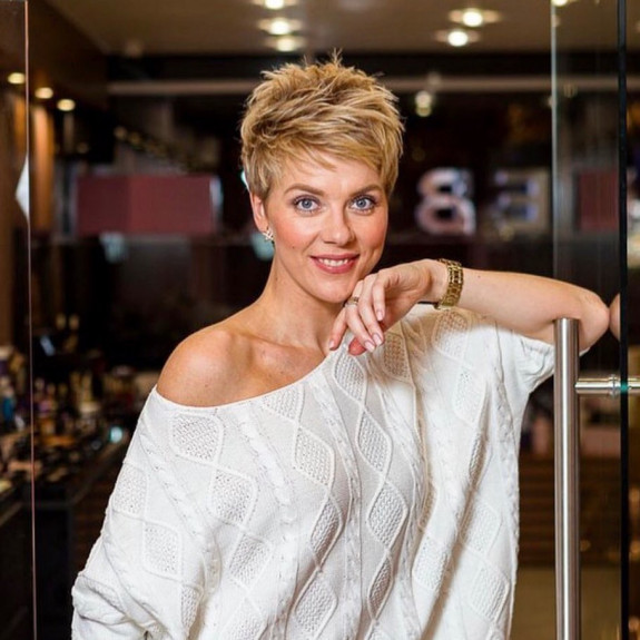 32 Pixie Cuts That Are So Trendy — Cool Blonde Pixie