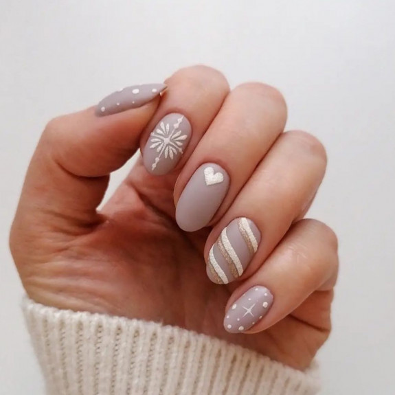 35 Best Nude Christmas Nails — Matte Neutral XMAS Nails