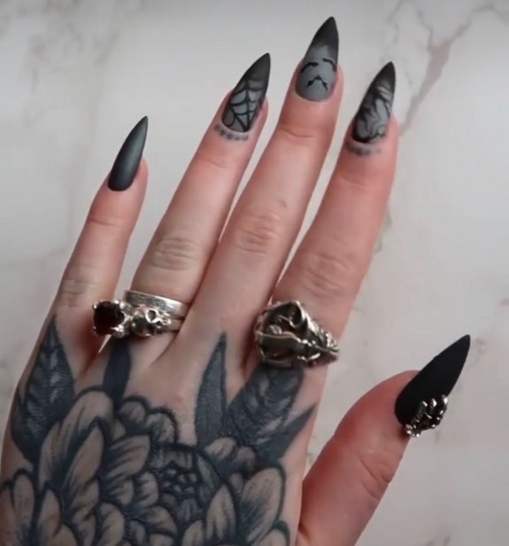 53 Black Halloween Nails — Ombre Black and Grey Halloween Stiletto Nails