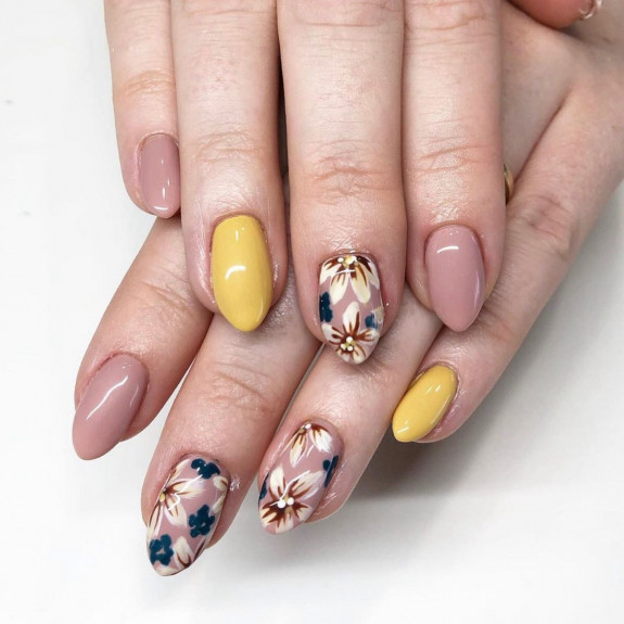 49 Pretty Fall Floral Nails — Nude Floral + Yellow Nails