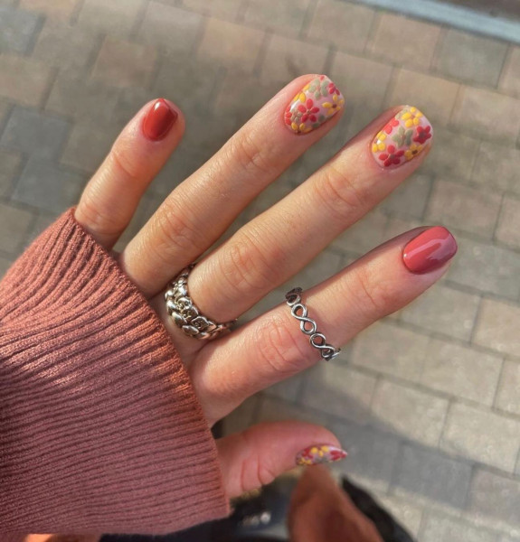 49 Pretty Fall Floral Nails — Floral + Cinnamon Rose Color Nails