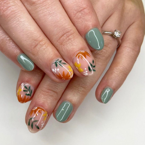 Fall floral nails, autumn floral nails, fall nails, fall nail designs, floral nail designs 2022, flower french tips, fall nails with flower accents