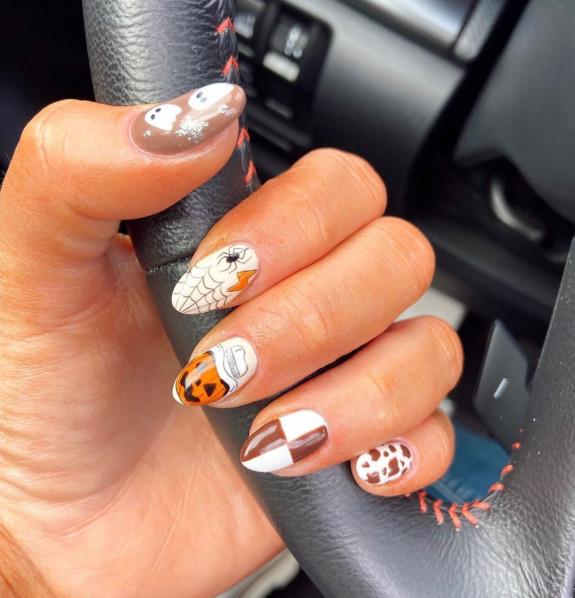 76 Spooky Halloween Nails for Every Taste — Brown Check + Pumpkin Nails