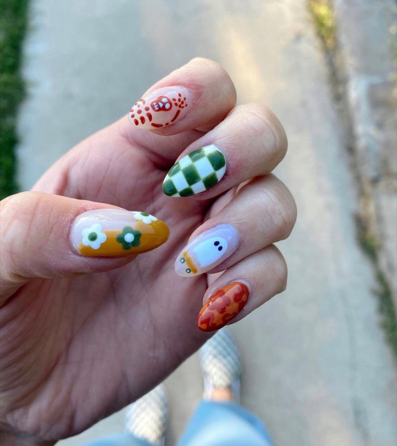 76 Spooky Halloween Nails for Every Taste — Flower + Check + Ghost Nails