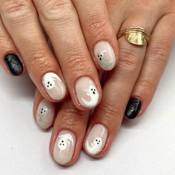 76 Spooky Halloween Nails for Every Taste — Glitter & White Ghost Nails