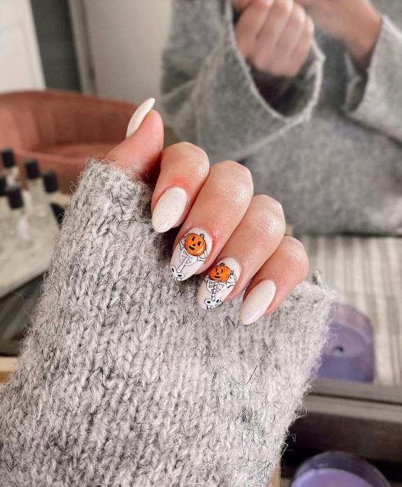 76 Spooky Halloween Nails for Every Taste — Pumpkin Skeleton Nails