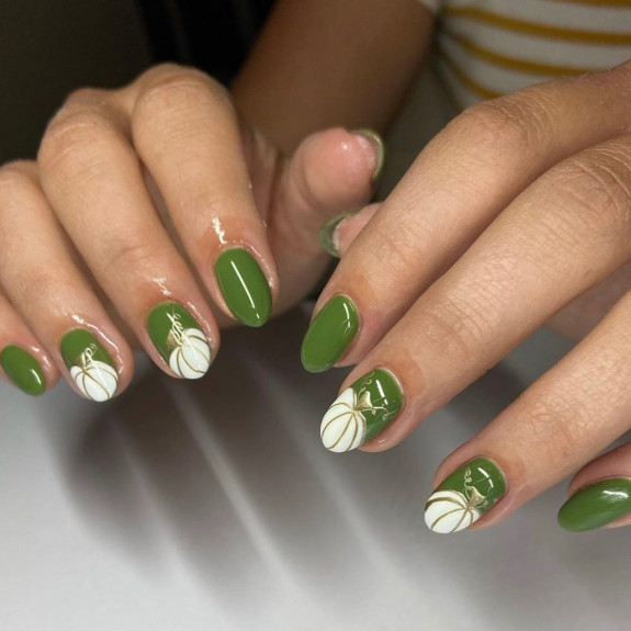 50+ Best Halloween Nails for Every Taste — White Pumpkin Tip Green Nails