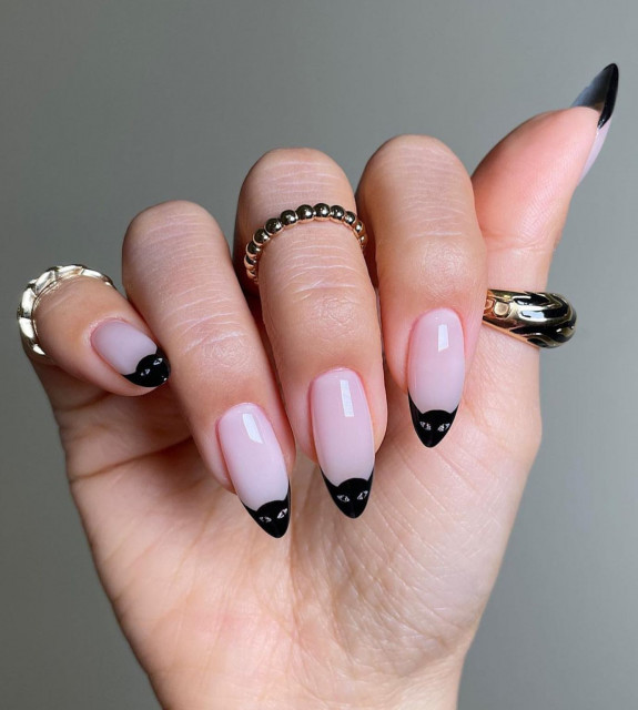 60+ Halloween Nails 2022 — Black Cat Tip Nails