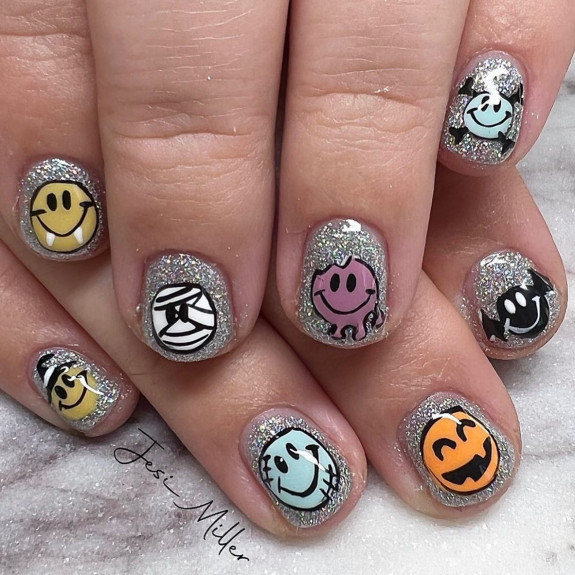 50+ Best Halloween Nails for Every Taste — Smiley Face + Mummy Glitter Nails