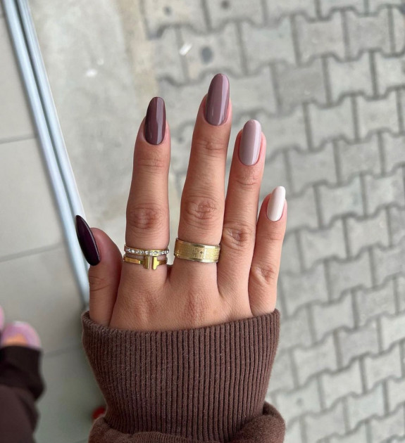 42 Best Fall Nail Trends of 2022 — Gradient Mauve Nails