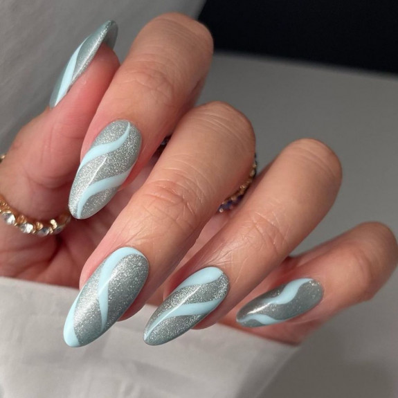 50+ Fall Nails That Are So Trendy — Shimmery Mint Green Swirl Nails