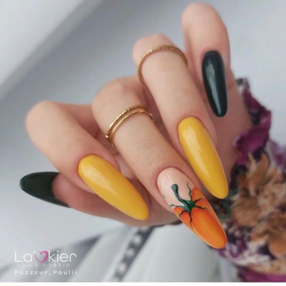 30 Cute Pumpkin Nails — Mismatched Black and Pumpkin Almond Nails