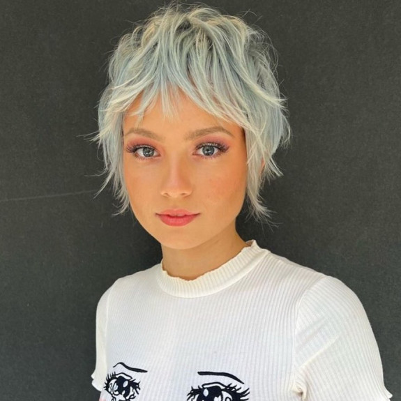 35 BEST Short Hair with Bangs Ideas for 2022 — Subtle Green Shag Haircut