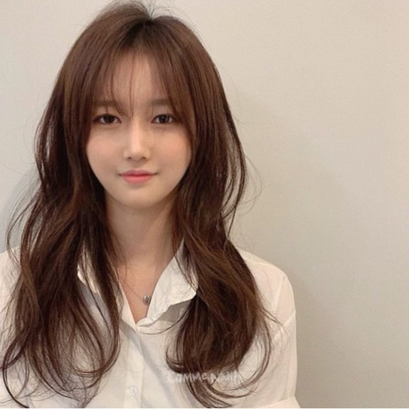 30+ Cute Korean Wispy Bangs Long Hairstyles — Long Layered Haircut + See-Through Bangs