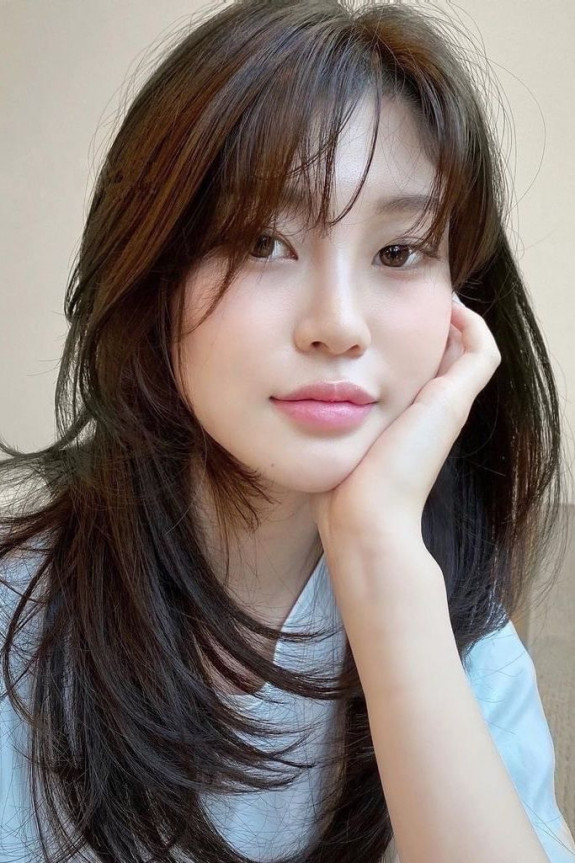 30+ Cute Korean Wispy Bangs Long Hairstyles — Layered Haircut