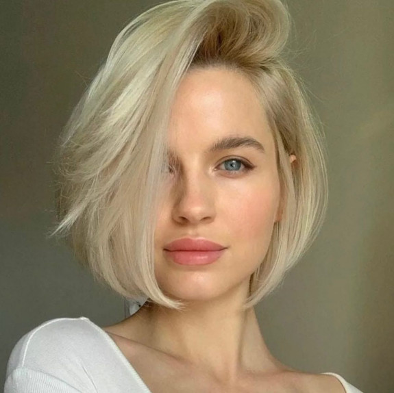 48 Chic Bob Hairstyles & Haircuts — Blonde Bob Haircut with Side Part