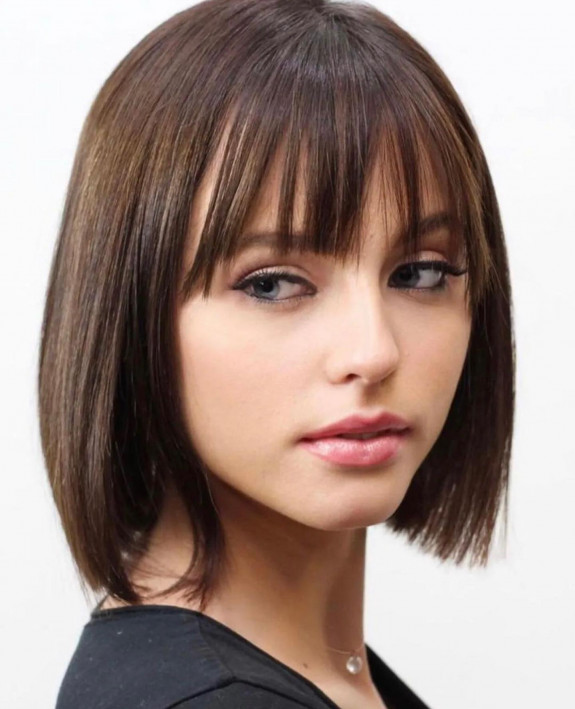 48 Chic Bob Hairstyles & Haircuts — Brunette Bob with Bangs