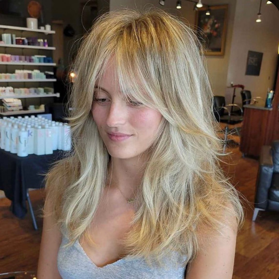 50 Cute Ways To Wear Curtain Bangs — Layered Blonde Haircut