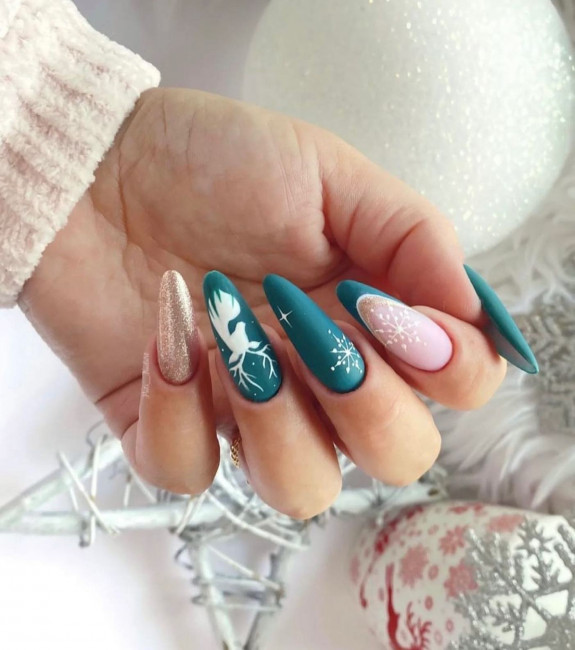 31 Green Christmas Nail Designs  — Green Holiday Nails