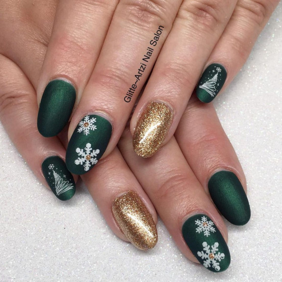 31 Green Christmas Nail Designs  — Glitter & Green Festive Nails