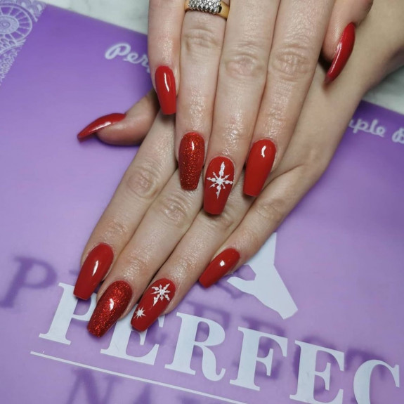 30 Red Festive Nail Designs  — 16