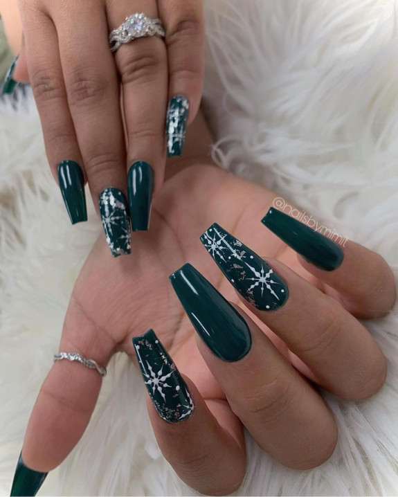 31 Green Christmas Nail Designs  — Acrylic Green Nails