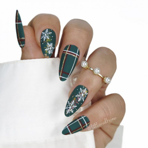 31 Green Christmas Nail Designs  — Plaid, Snowflake Green Stiletto Festive Nails