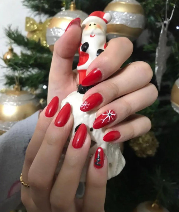 30 Red Festive Nail Designs  — 14