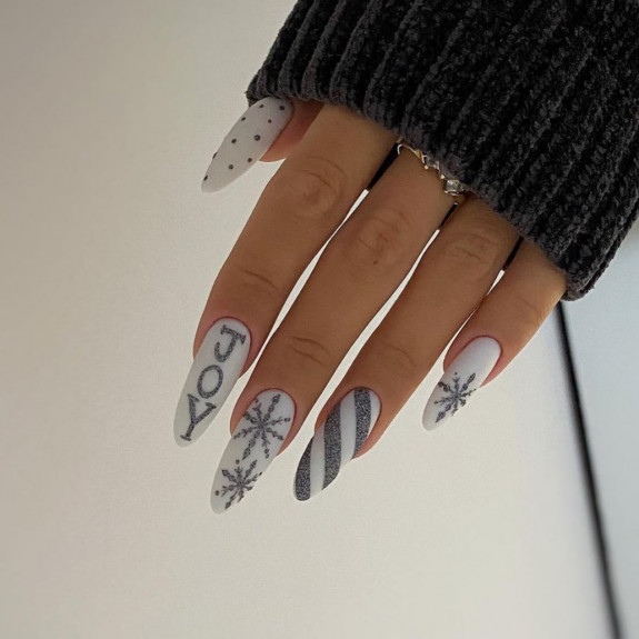 29+ Cute Christmas Nail Designs — Silver Grey White Festive Nails