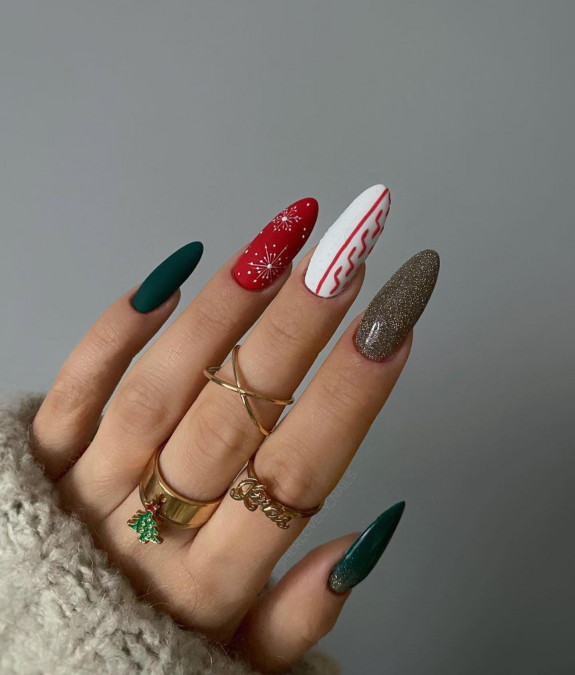 29+ Cute Christmas Nail Designs — Mix n Match Christmas Nails