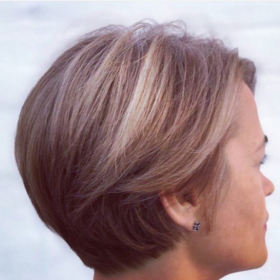 Mushroom brown bixie haircut with light blonde highlight