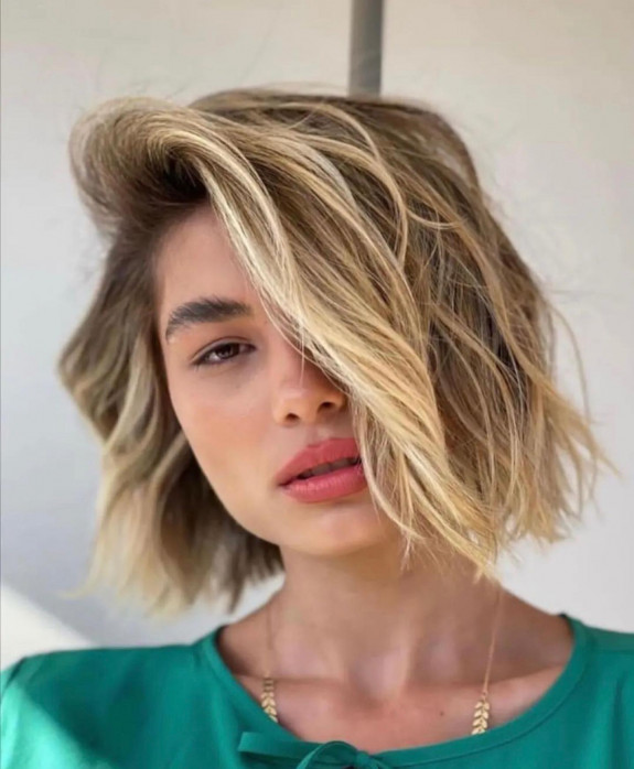 Textured chin length bob